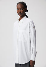 Koszula oversize z nadrukiem na plecach JULIEN biała
