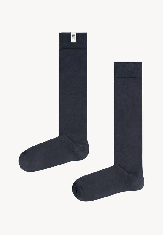 Szare podkolanówki SCHOOLI z żakardową kokardką z logo.