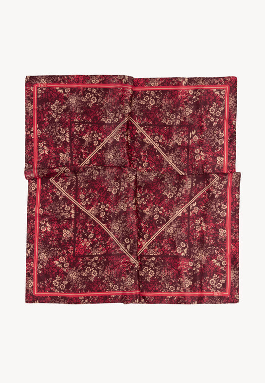 Bordowa jedwabna apaszka SILVA w kwiatowy wzór.