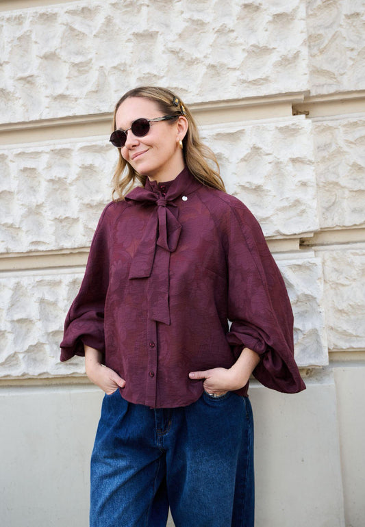 Bordowa bluzka z kwiatowym wzorem VALEA