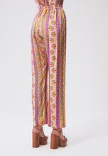 Spodnie damskie z ornamentalno kwiatowym printem MOSSIE
