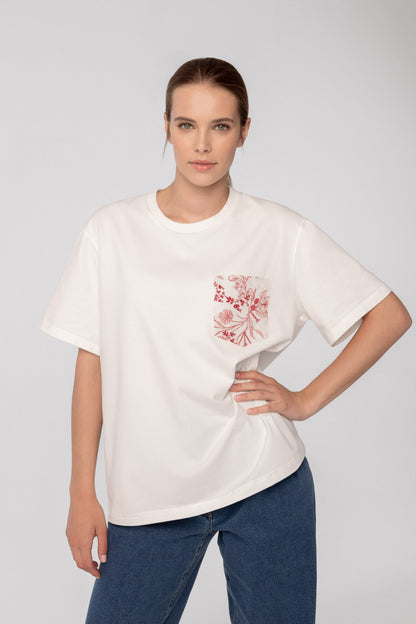 T-shirt unisex oversize z kieszonką w kwiaty POCKET kremowa