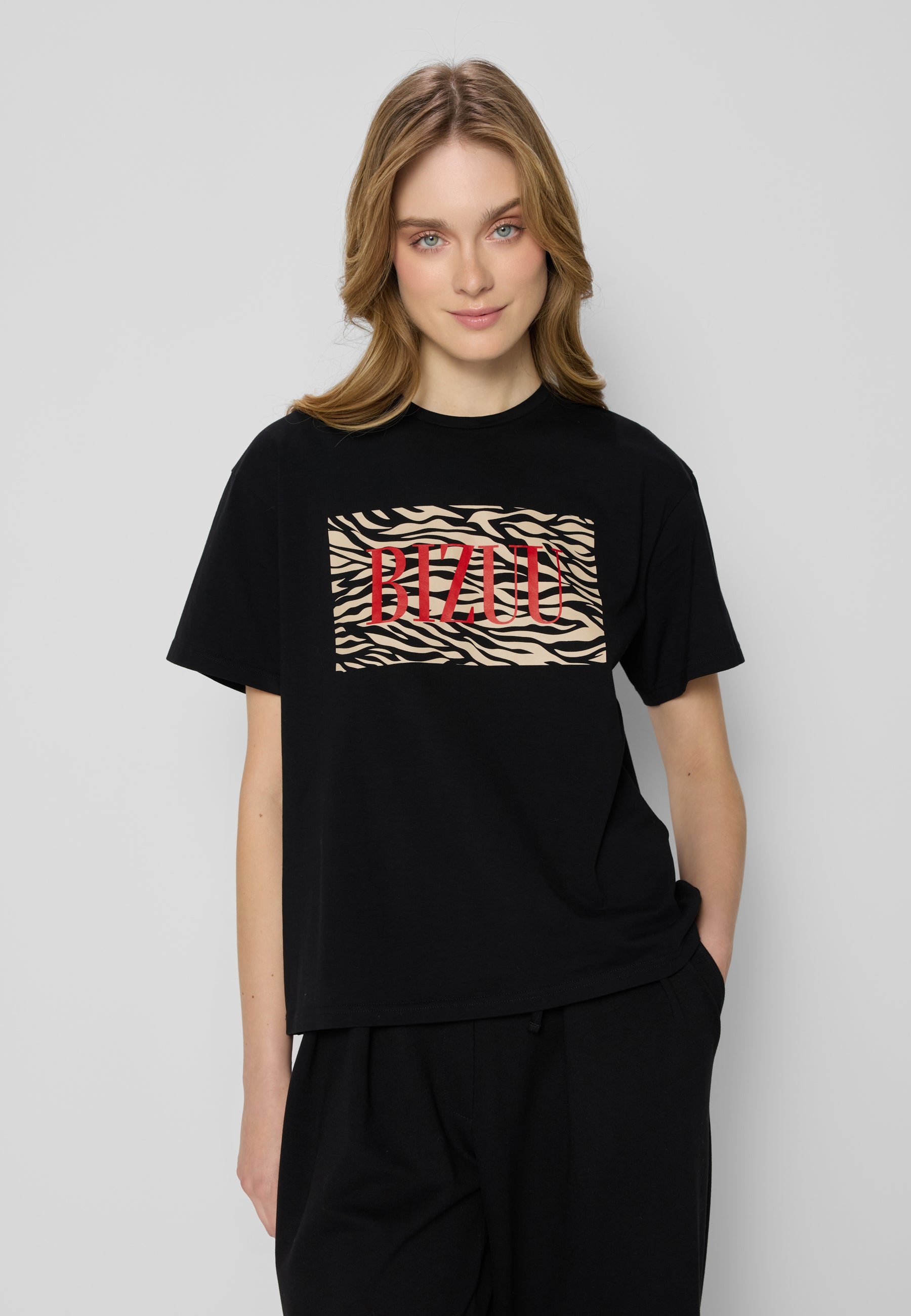 Czarny T-shirt oversize RALZA – Bizuu