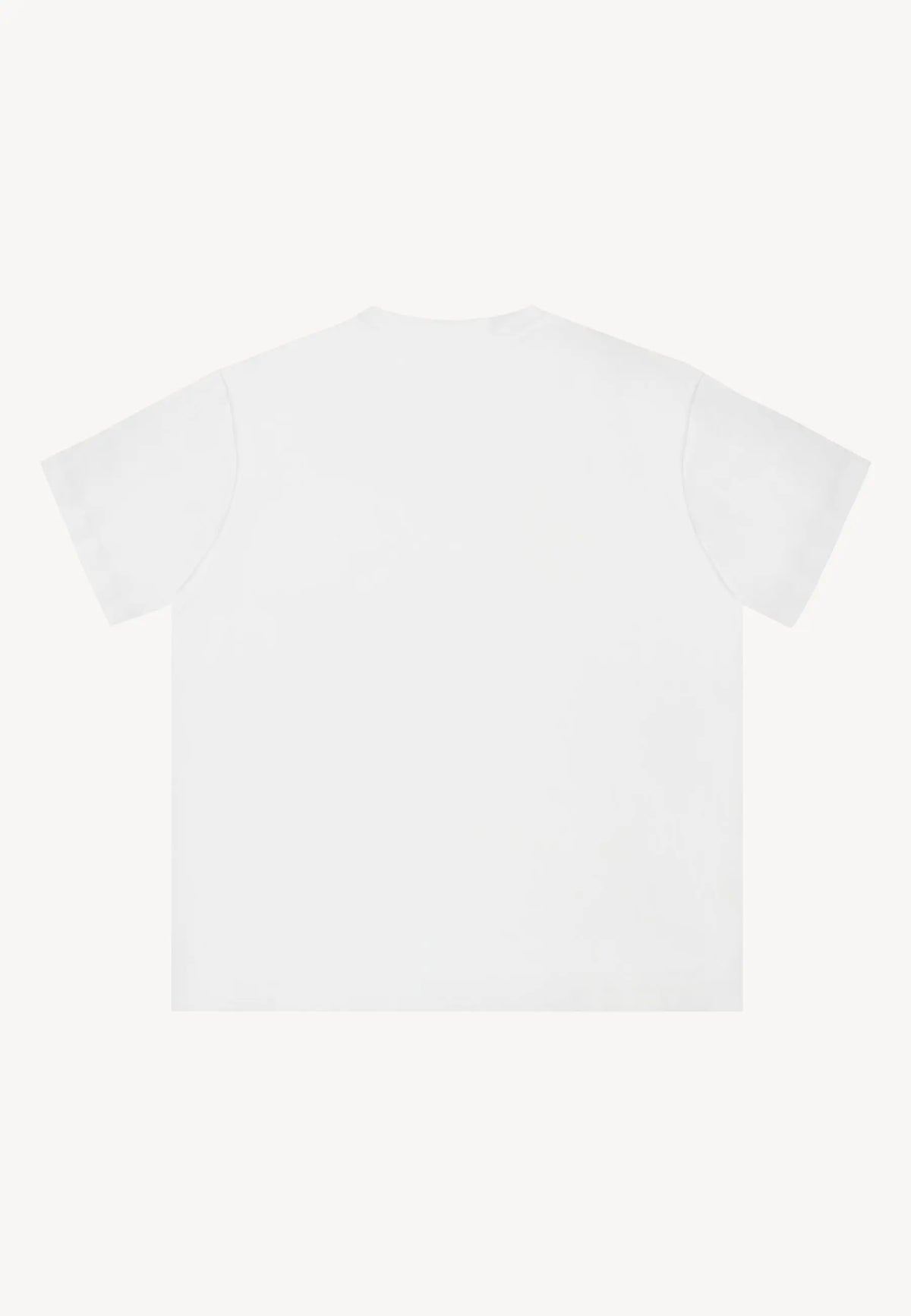 Tył kremowego T-shirtu z logo Bizuu na przodzie TISHALLE.