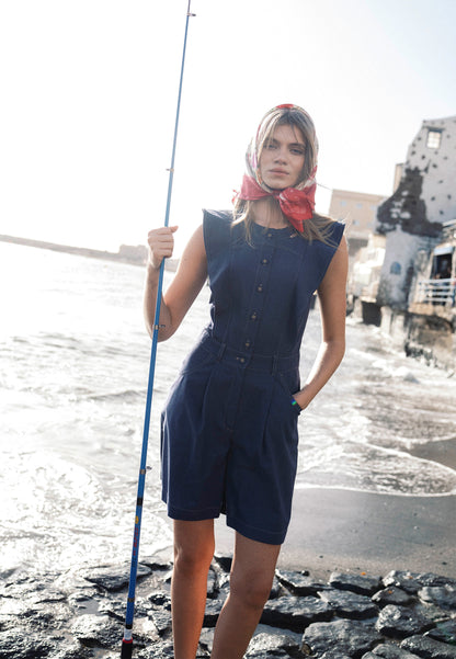 Jeansowy kombinezon z krótkimi nogawkami AIDENNY granatowy