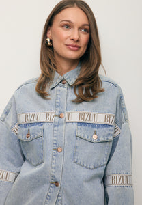 Błękitna kurtka jeansowa oversize PASSA
