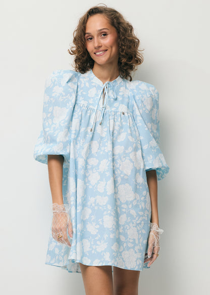 Błękitna mini sukienka z rozkloszowanym dołem AYOTE
