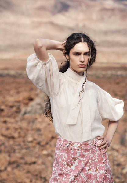 Kremowa bluzka z kwiatowym wzorem AZALEA