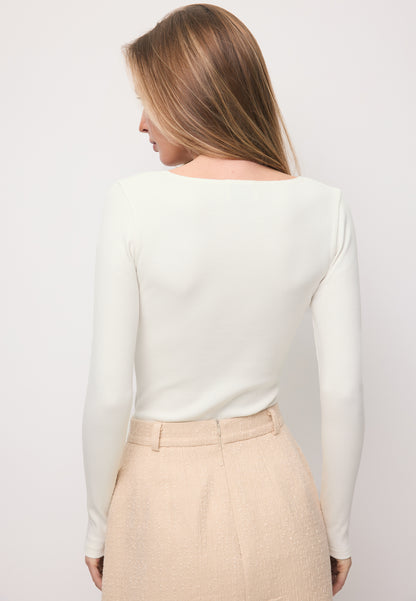 Kremowe body z ozdobnym dekoltem CAPI
