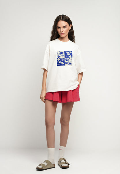 Kremowy t-shirt z grafiką COURT