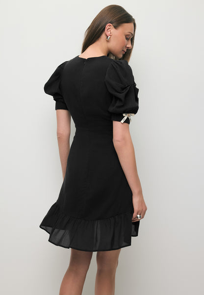 Czarna sukienka mini z bufiastymi rękawami FAMOSA