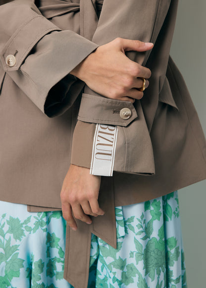 Krótki trencz dwurzędowy RACHY taupe