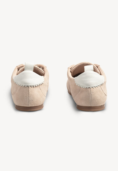 Beżowe zamszowe sneakersy damskie LEOLA