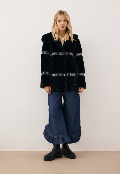 Czarne futro z kapturem MILANO