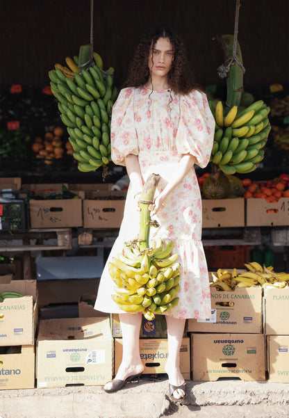 Kremowa sukienka midi w kwiaty MOSELLE