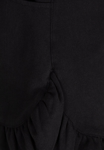 Czarne spodenki zakończone falbankami NEYO