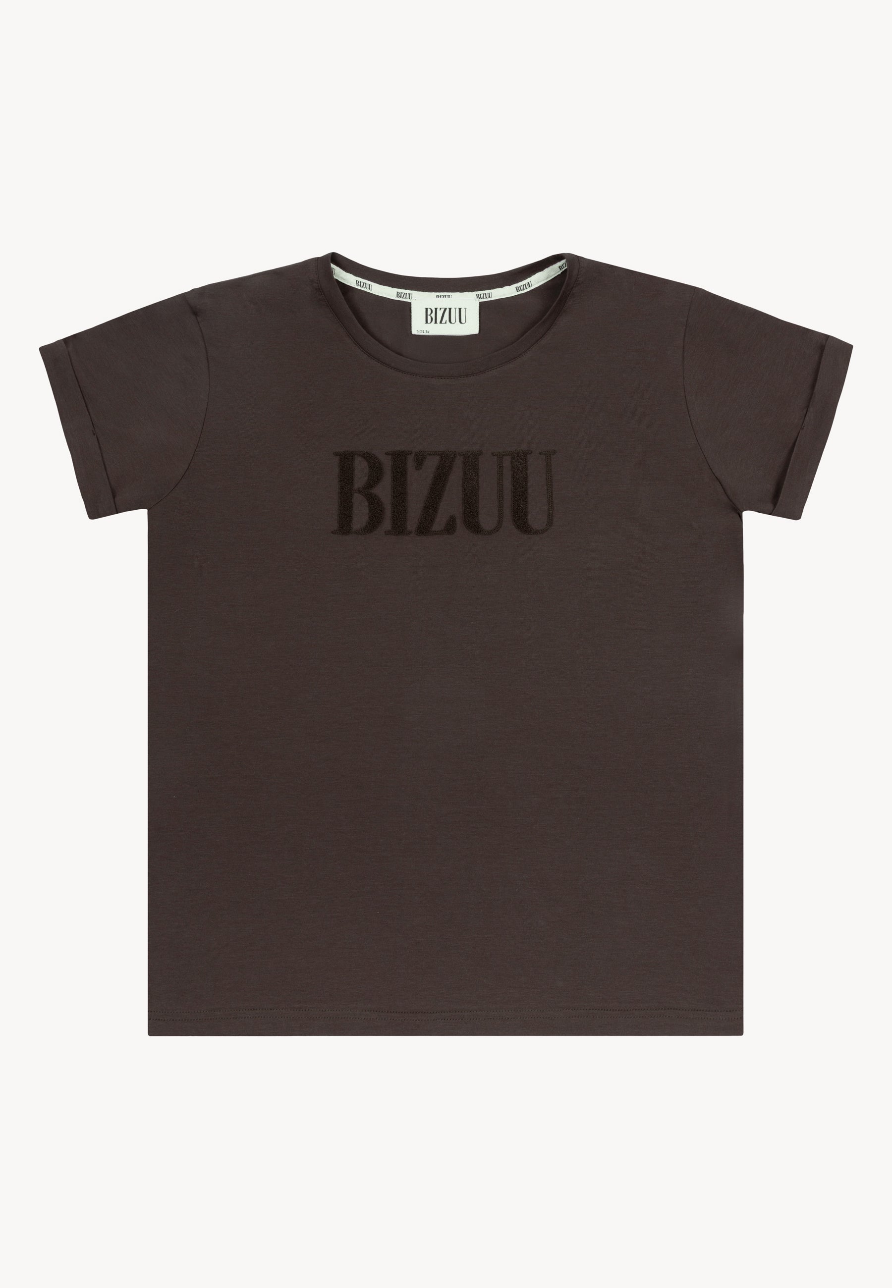 Przód bawełnianego T-shirtu NIKKO z logo na przodzie w kolorze czekoladowym.