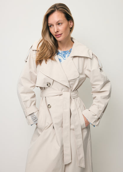 Beżowy damski płaszcz oversize z lampasem RACHELLA
