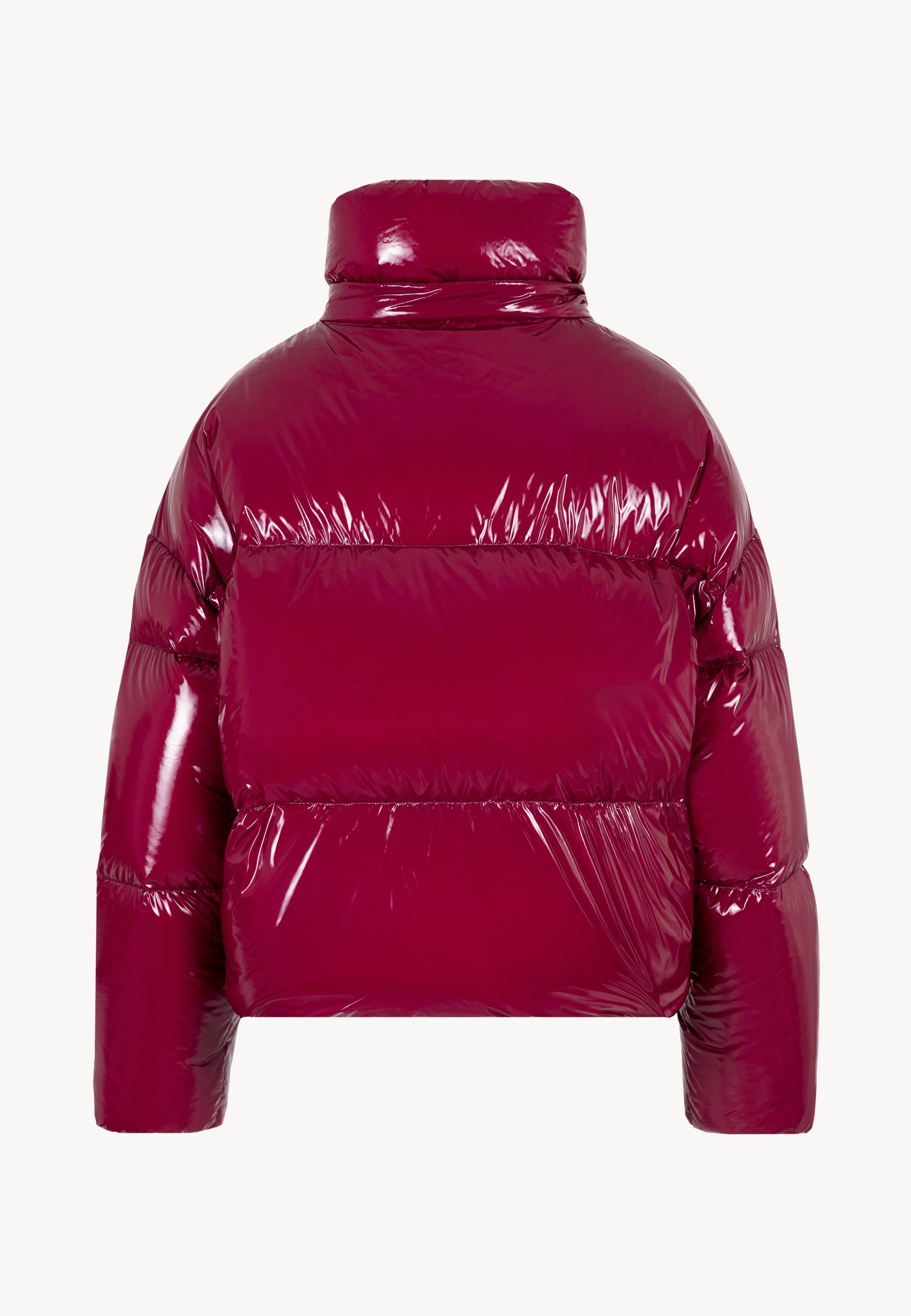 Tył bordowej kurtki z puchem gęsim SANYA z kapturem.
