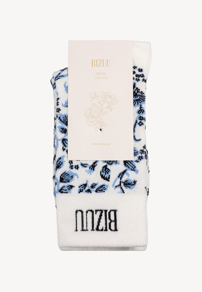 Błękitne skarpetki w kwiatowy print SERAFINE