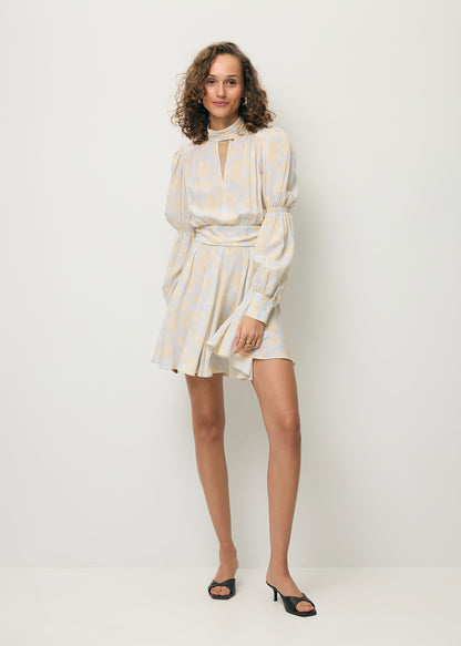 Niebieska sukienka mini z ozdobnym dekoltem SIERRA