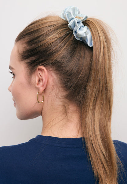 Jedwabna gumka do włosów w logo SILKY niebieska