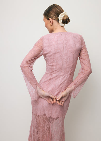 Różowa koronkowa sukienka maxi SOLIN