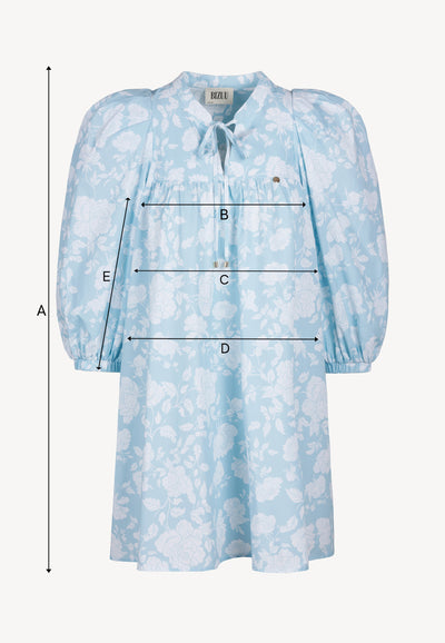 Błękitna mini sukienka z rozkloszowanym dołem AYOTE