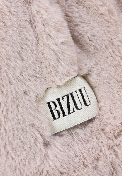 Beżowy szalik z logowaną metką FLUFFY