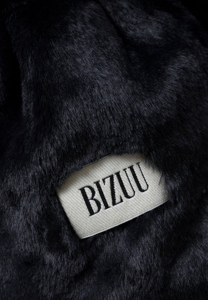 Czarny szalik z logowaną metką FLUFFY
