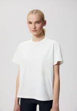 T-shirt z haftem i okrągłym dekoltem TISHA biały